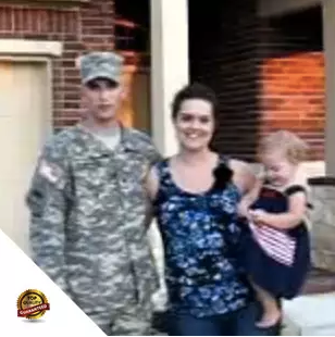 militar with his family